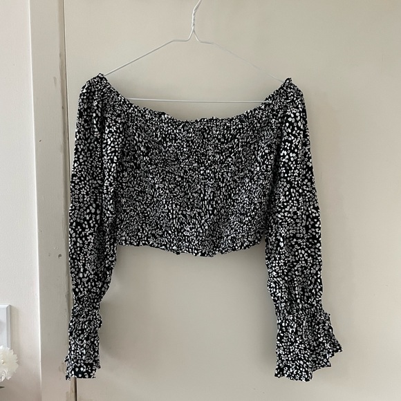 New with tags floral dynamite crop top - Picture 2 of 4